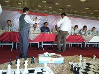 مسابقه سیمولتانه با استاد بزرگ شطرنج احسان قائم مقامی و کسب امتیاز تساوی